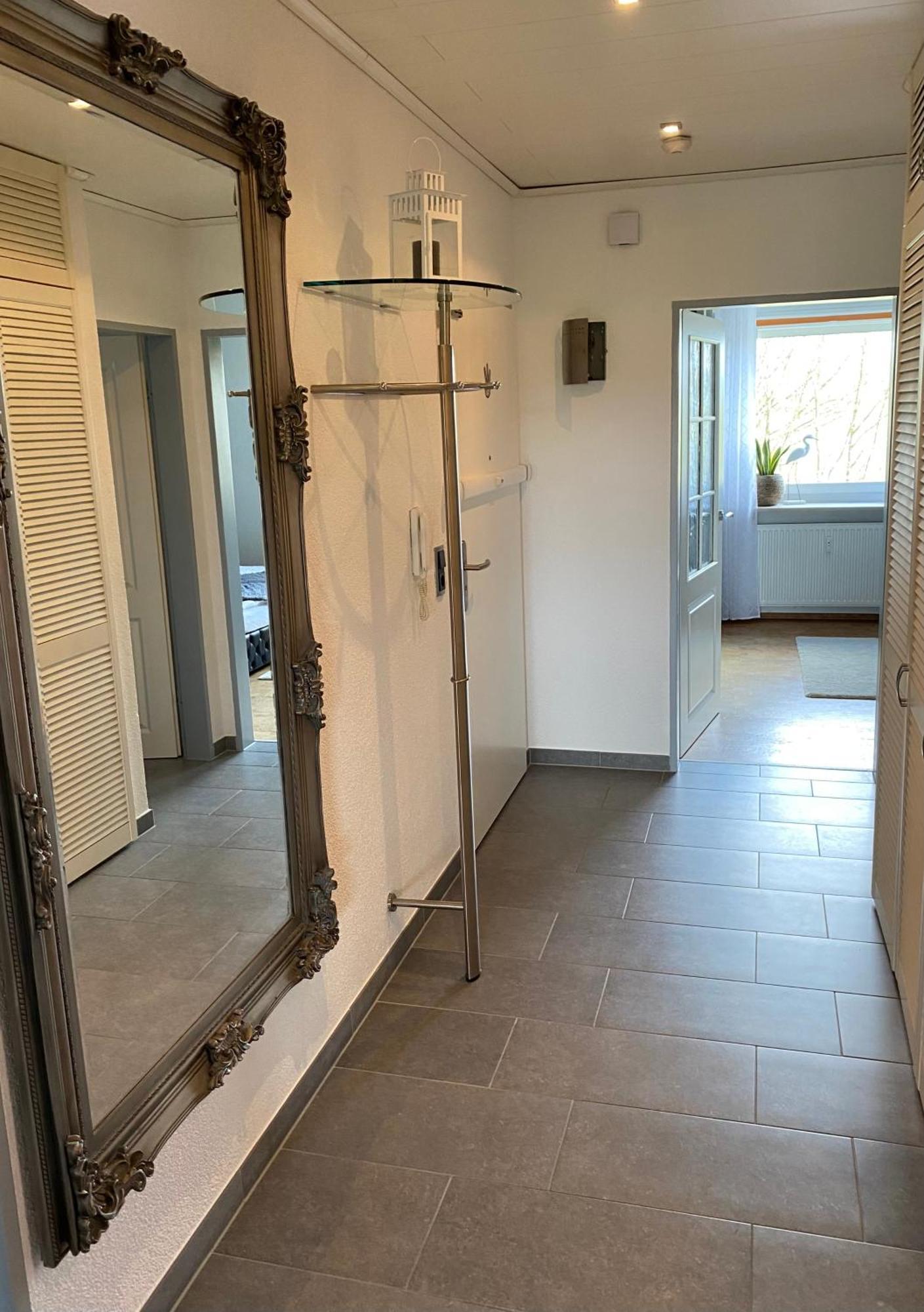 City Ferienwohnung Skyline - Mit Grossem Balkon & Xxl- Sofa Fuer Bis Zu 4 Personen Bremerhaven Exterior foto