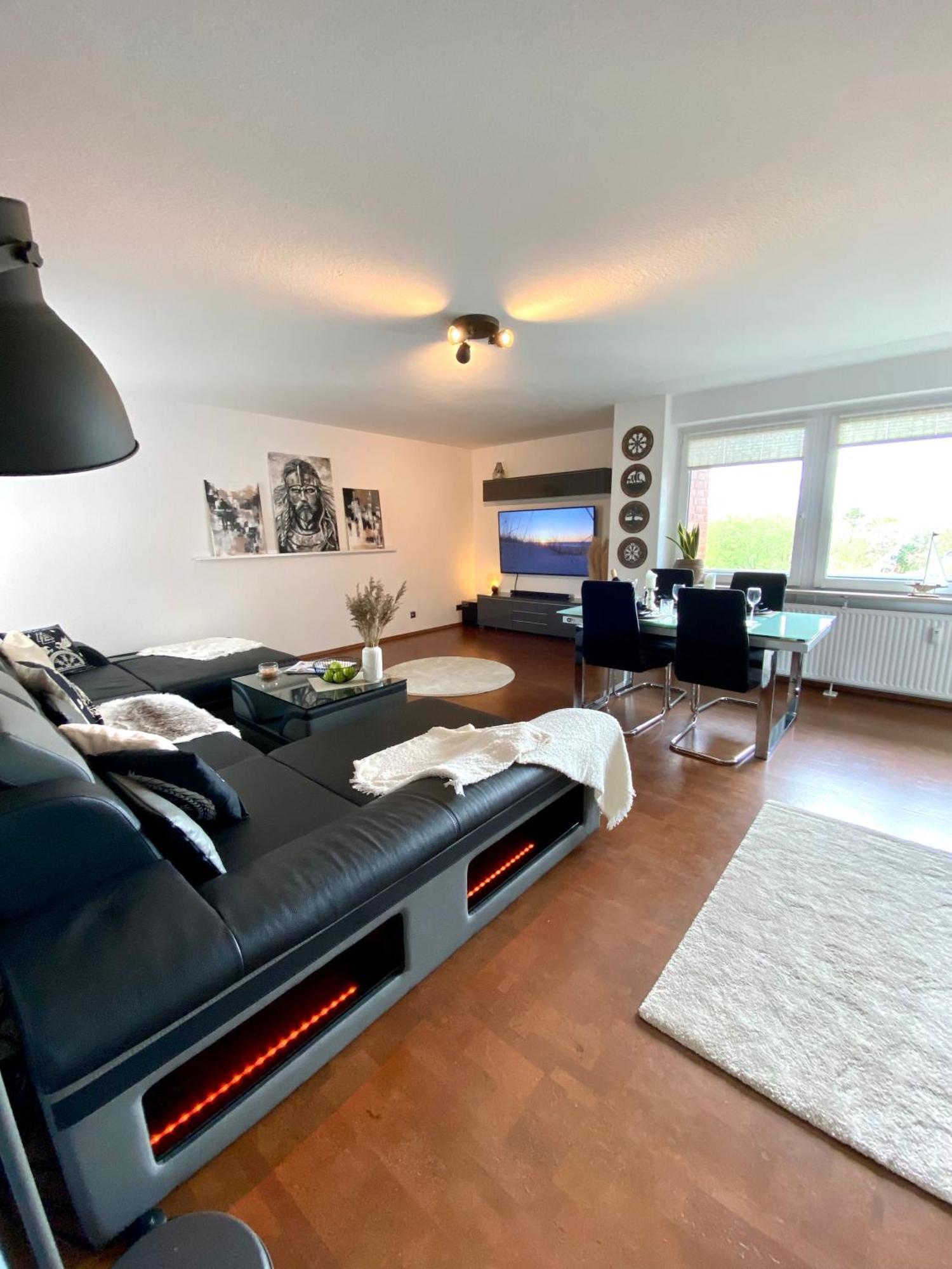City Ferienwohnung Skyline - Mit Grossem Balkon & Xxl- Sofa Fuer Bis Zu 4 Personen Bremerhaven Exterior foto